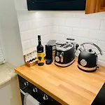 Modernes Nahe Vw-halle Apartman
