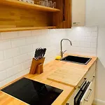 Modernes Nahe Vw-halle Apartman *